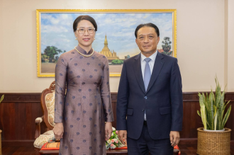 Deputy Foreign Minister Receives Farewell Visit from Vietnamese Consul General